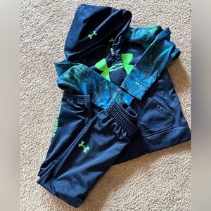 Boys Under Armour matching set/track suit - Size 5